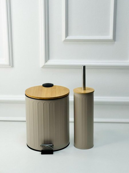 طقم سطل+فرشاه حمام حديد محزز غطا بامبو