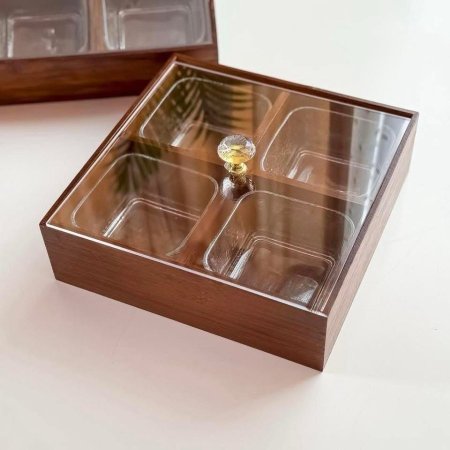 مضيفه مقسم + صحون مكسرات زجاج